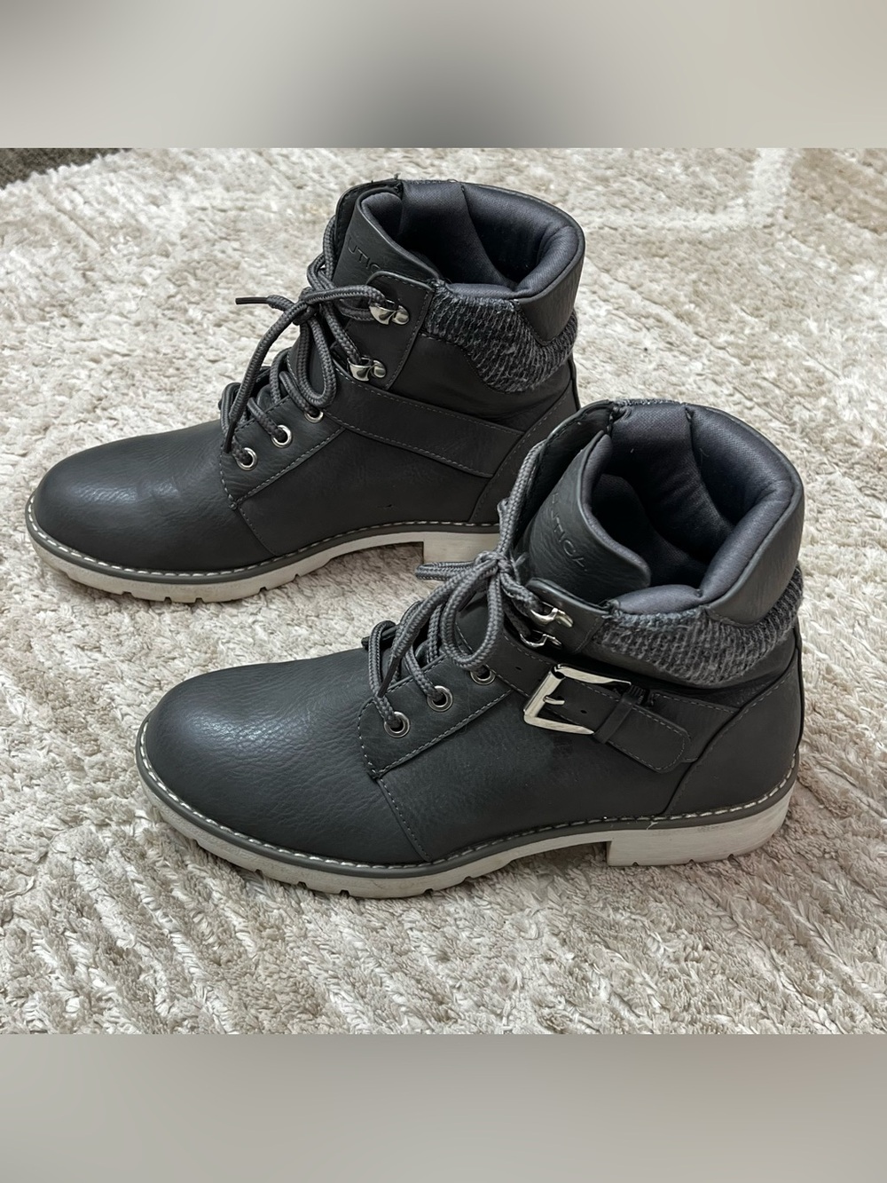 Womenβs Nautica Boots size 8